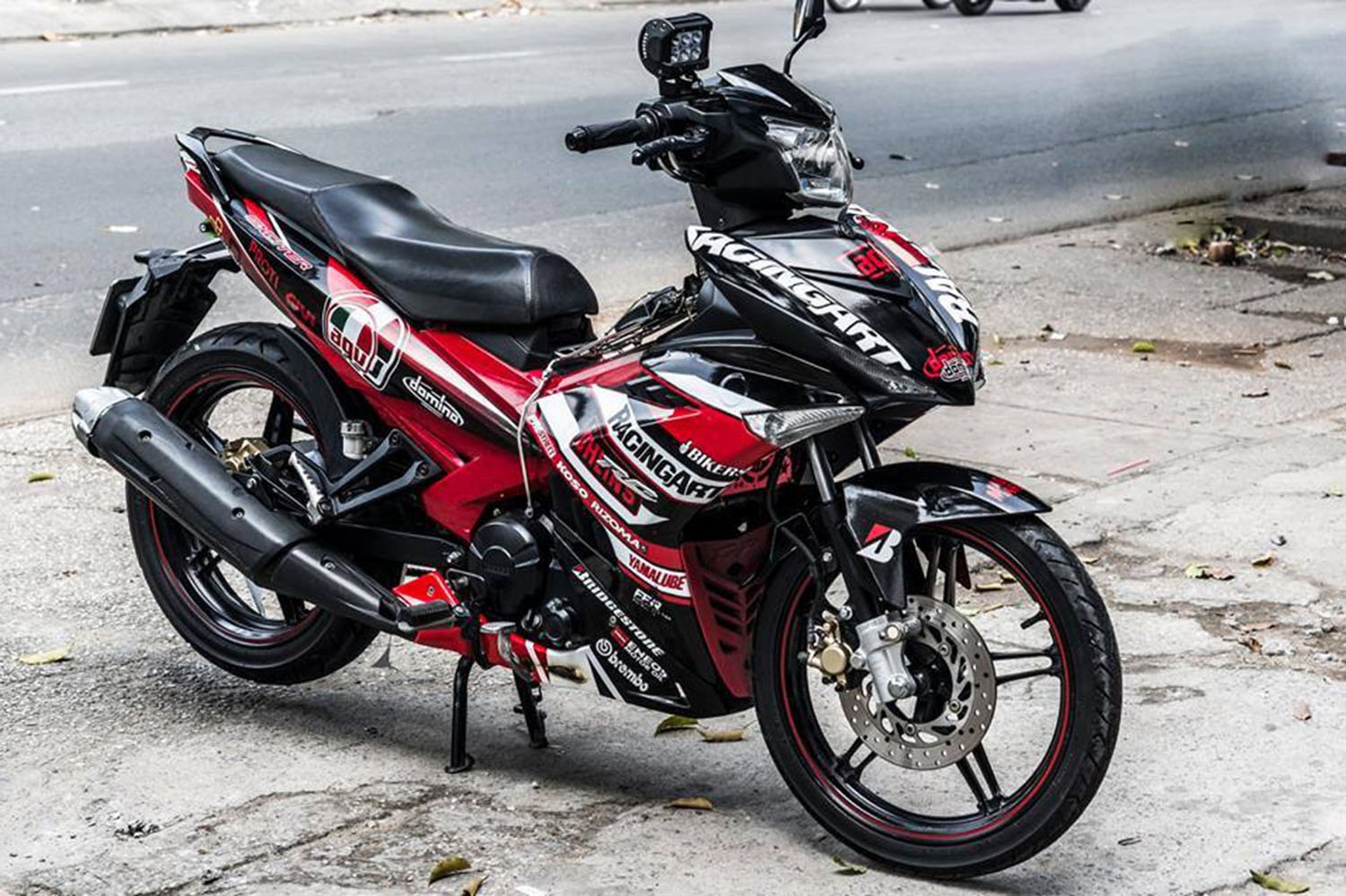 Tem trùm Exciter 150 Red Racing Art