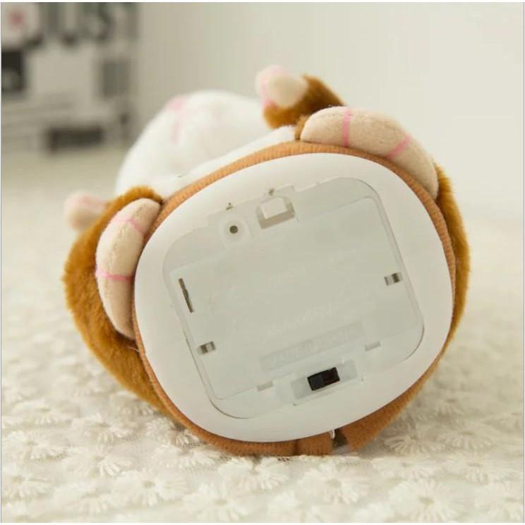 Chú chuột Hamster bắt chước theo tiếng nói của bé yêu ngộ nghĩnh