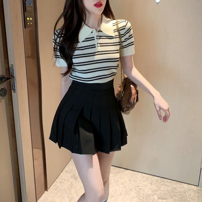Áo len nữ Montoghi dệt kim Quảng Châu cổ phối nút họa tiết SỌC NGANG GỢN SÓNG thanh lịch và xinh xắn