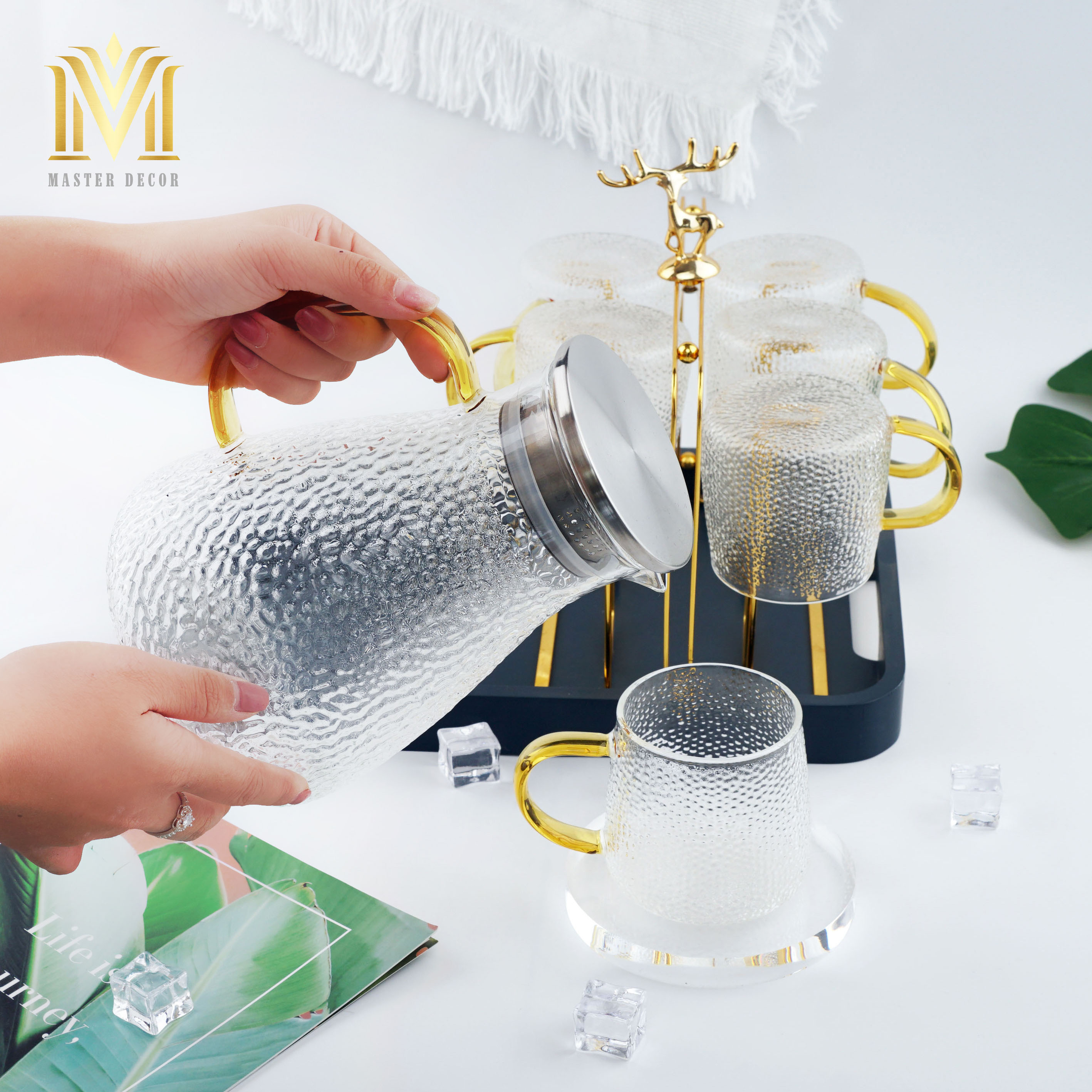 BÌNH NƯỚC THỦY TINH BN002 VÂN NỔI ĐẾ TRÒN DUNG TÍCH 1500ML