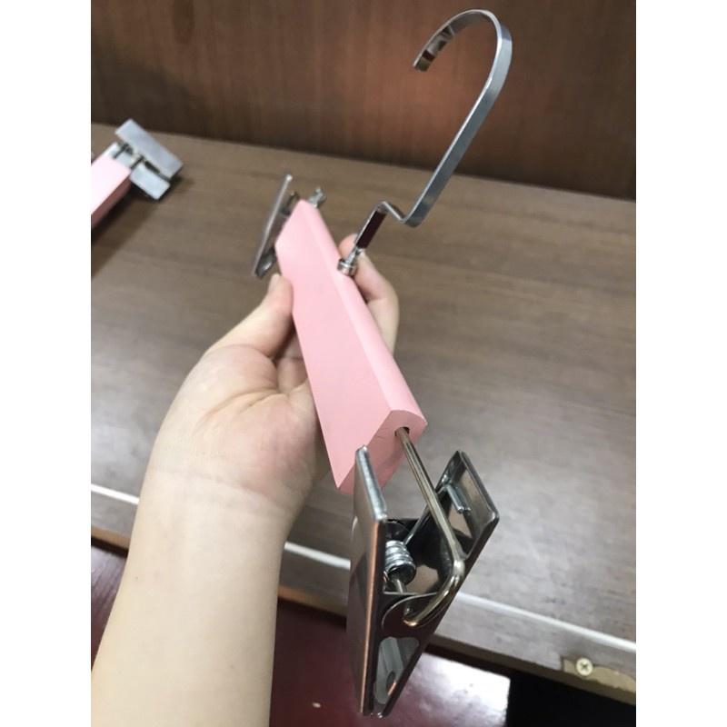 Combo 10 kẹp quần bằng gỗ màu hồng,kẹp quần,kẹp chân váy, móc kẹp quần bằng gỗ,mắc kẹp váy dùng cho cửa hàng thời trang