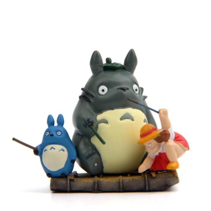 Mô hình Totoro ngồi câu cá với con ếch trên đầu thích hợp trang trí tiểu cảnh, terrarium, DIY