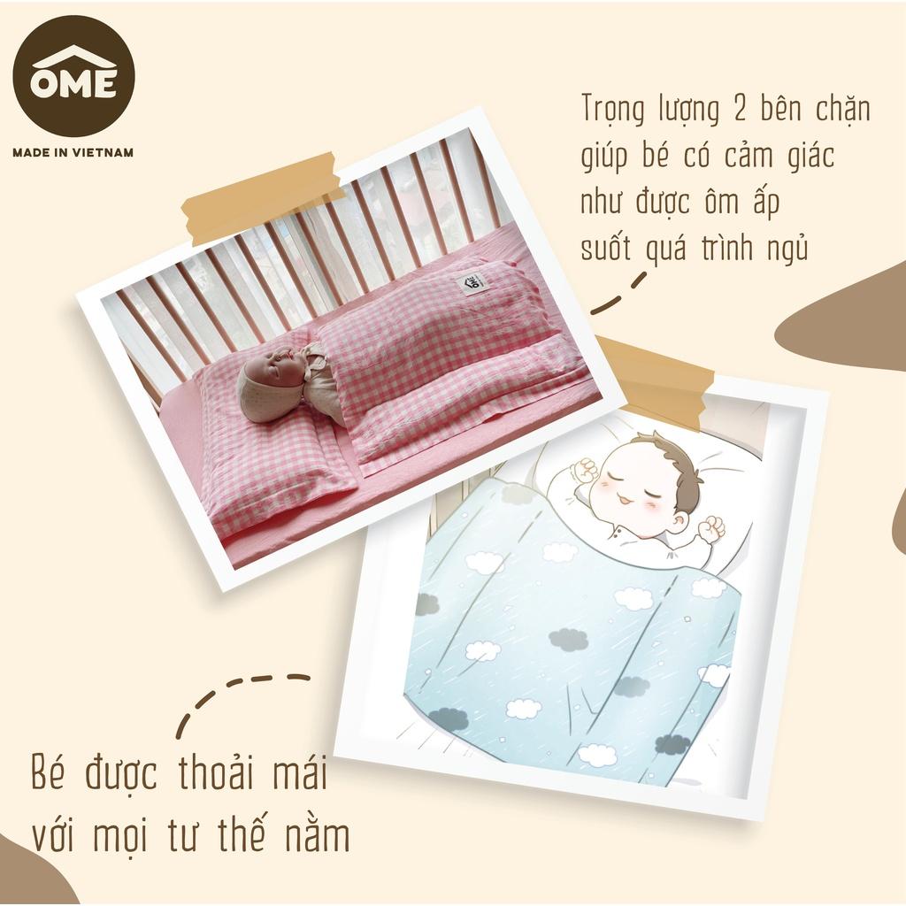 Chăn chặn đa năng vải đũi Ome 3in1 đắp bụng kiêm ủ kén - chặn giật mình giúp bé được &quot;ôm ấp&quot; khi ngủ | Chăn đắp cho bé