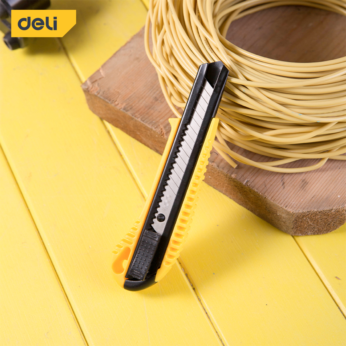 Dao Dọc Giấy, Cắt Dây Điện Deli Cao Cấp - Lưỡi Dao SK5 Sắc Bén 18mm - Sử Dụng Trong Gia Đình, Sửa Chữa Điện - DL003