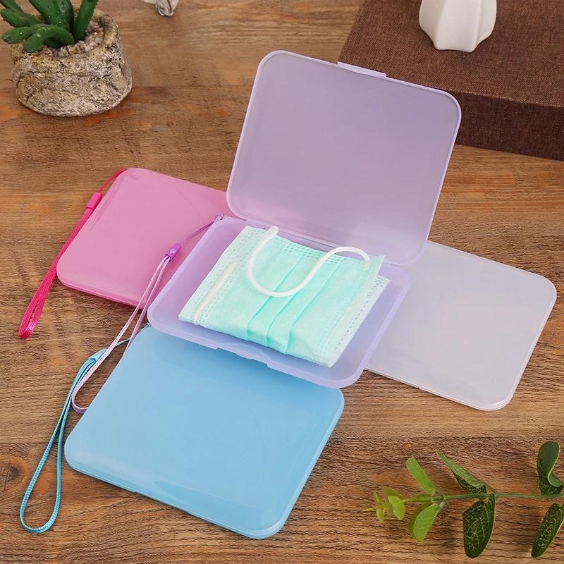 Hộp Đựng Khẩu Trang Kèm Dây Đeo Tiện Dụng