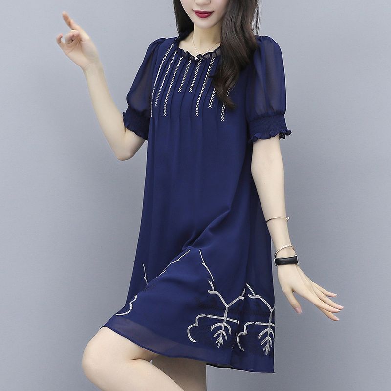Váy suông nữ họa tiết độc đáo Còn size M (46-53)kg