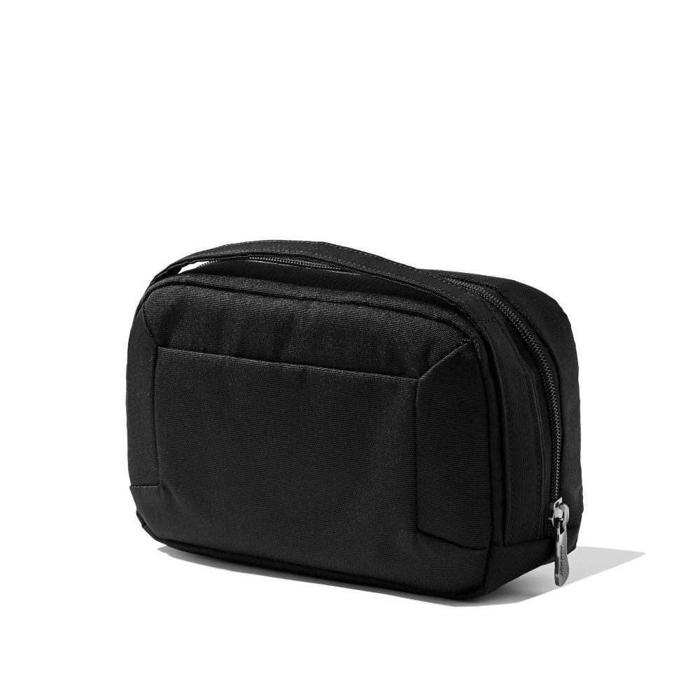 [HÀNG CHÍNH HÃNG] Túi phụ kiện Mikkor The Levi Tech Pouch rất nhiều ngăn để dây cáp sạc, tai nghe, pin dự phòng, chuột không dây, chất liệu vải polyester chống thấm nước bền và chắc chắn giúp bảo vệ thiết bị của bạn mọi lúc mọi nơi