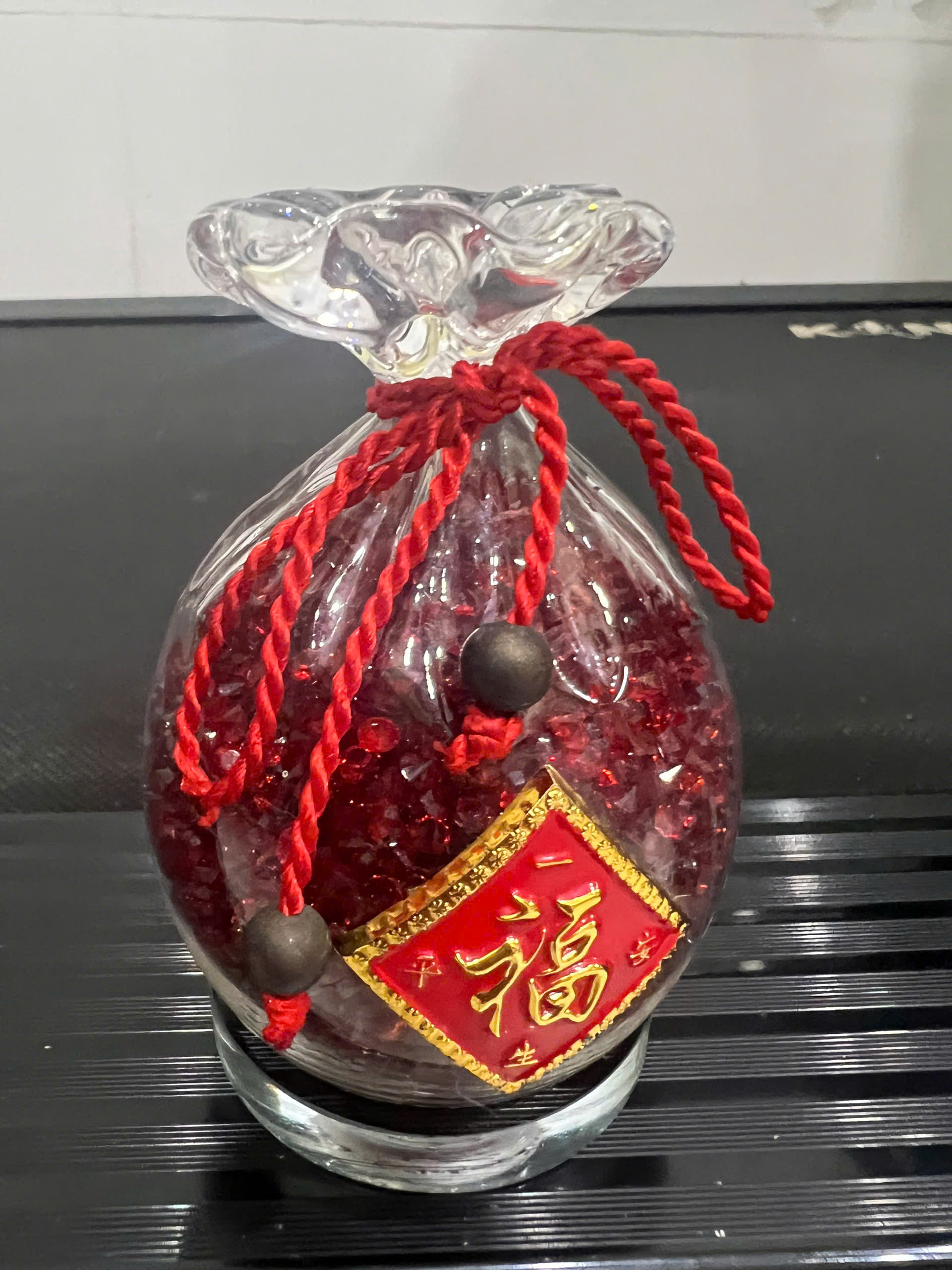 Tượng Túi Tiền Để bàn làm việc và xe hơi Thạch Anh ĐỎ ĐÔ ĐẬM ĐẸP tự nhiên cao 10cm x 7cm hợp mệnh HỎA THỔ trưng rất đẹp xinh may mắn ạ