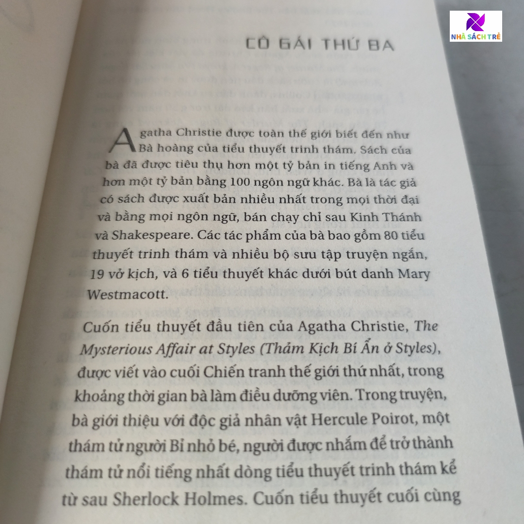 Cô Gái Thứ Ba