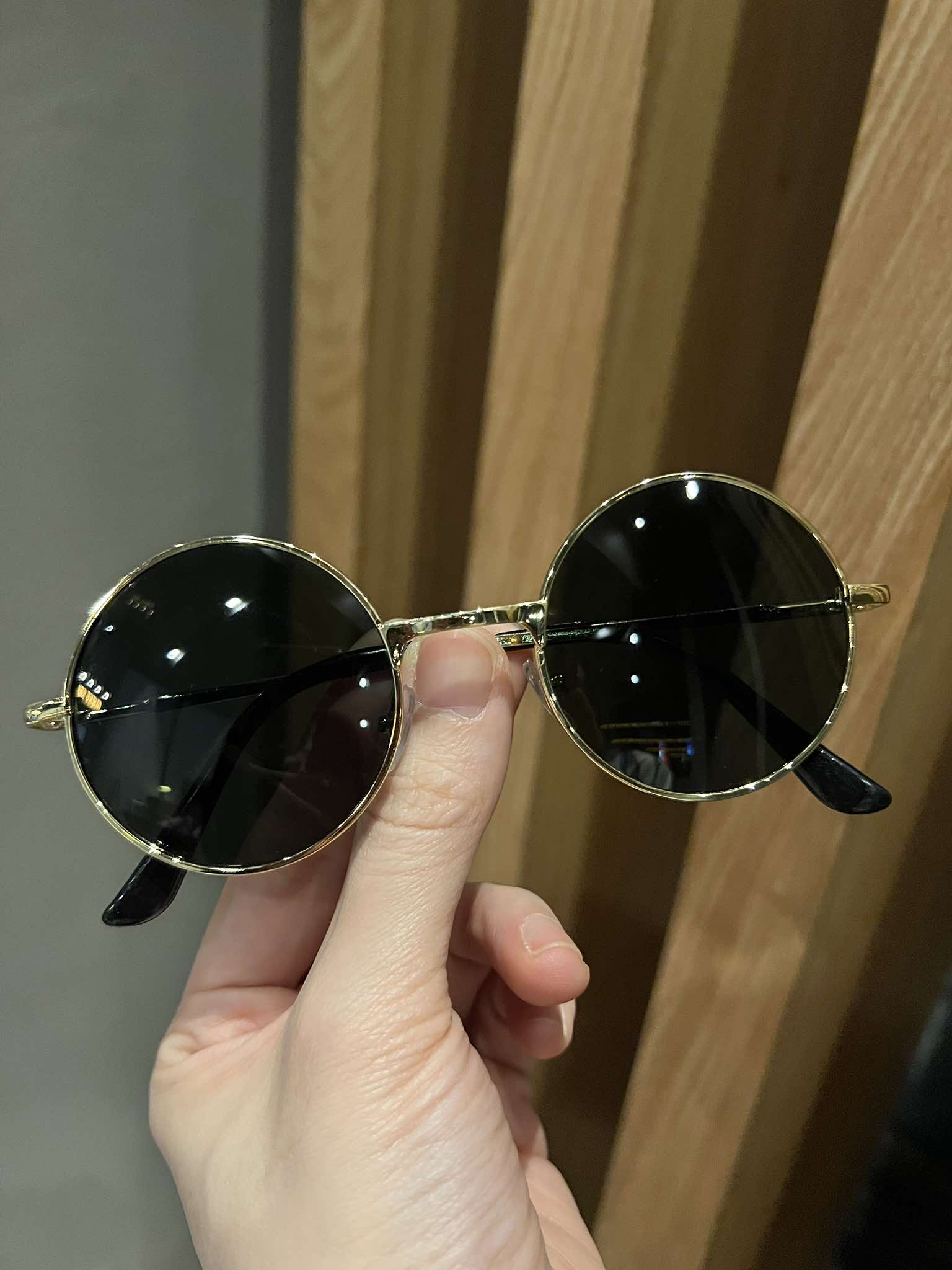 Kính mát nam nữ Mắt tròn nhỏ cá tinh Mắt kính chống nắng chống Uv