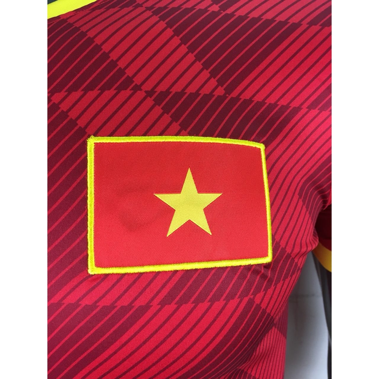 Bộ Quần Áo Đá Banh Đội Tuyển Việt Nam Đỏ