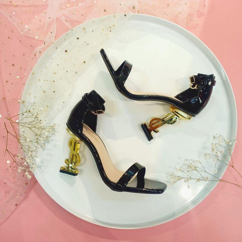 Sandal quai mảnh gót vàng