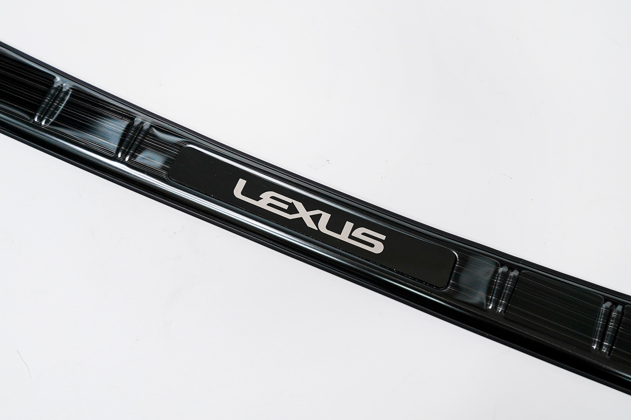Nẹp Chống Trầy Cốp Ngoài Cao Cấp Dành Cho Xe Lexus RX350 2023+ Chất Liệu TITAN