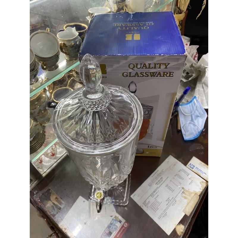 Bình thủy tinh đựng trái cây