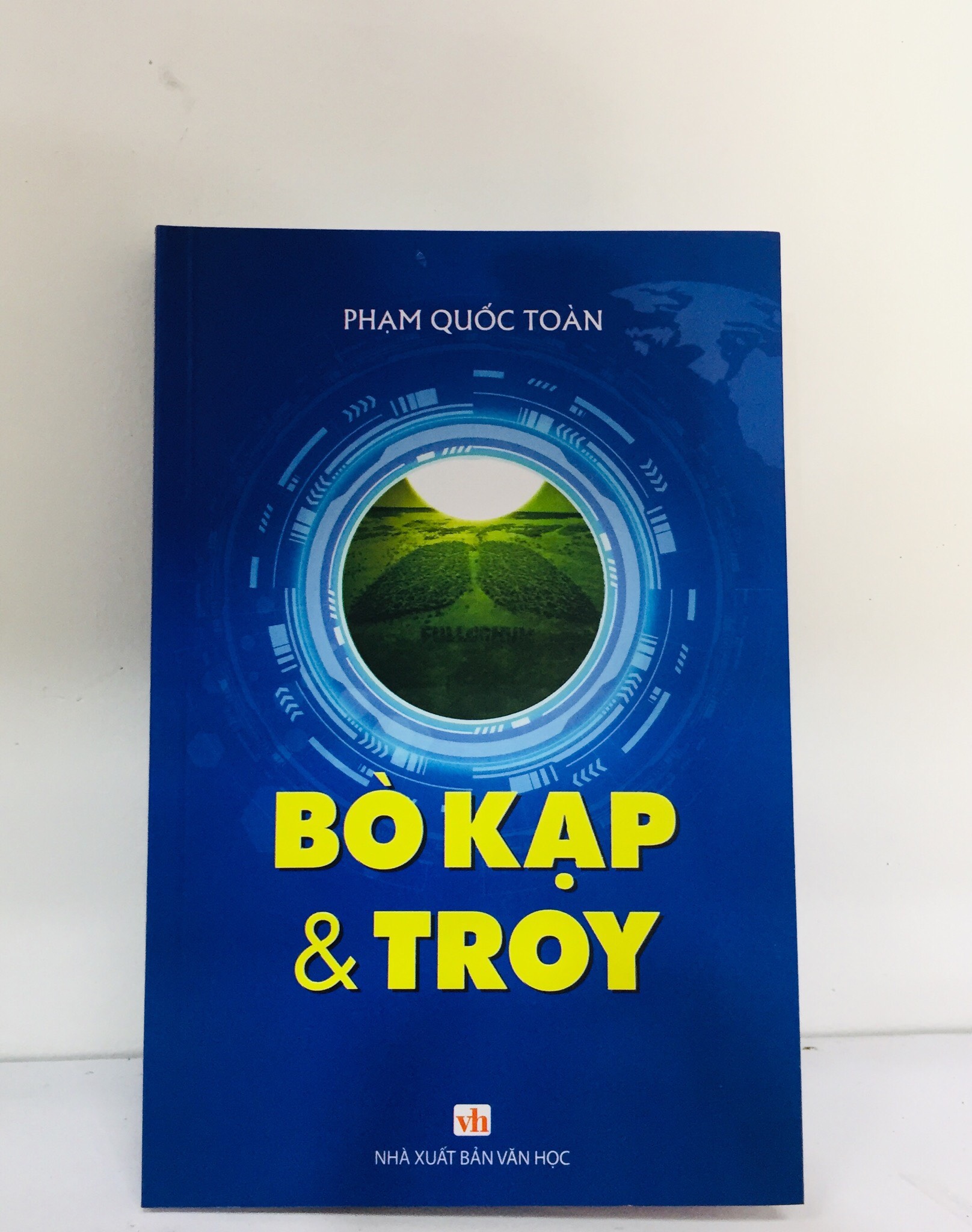 Bọ kạp &amp; Troy