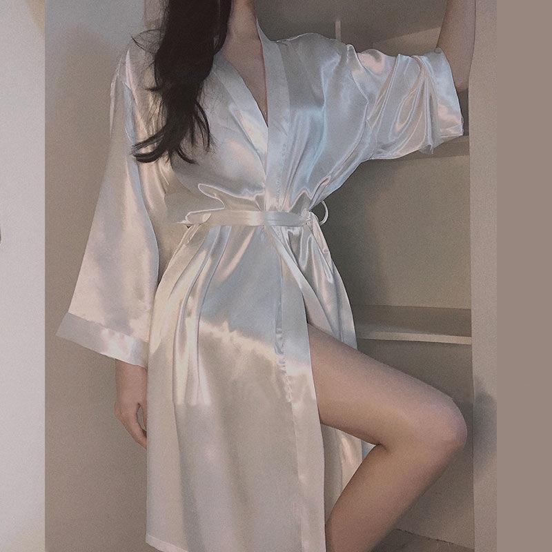 Đầm Ngủ Tay Dài Chất Lụa Thời Trang Xuân Thu Quyến Rũ Cho Nữ