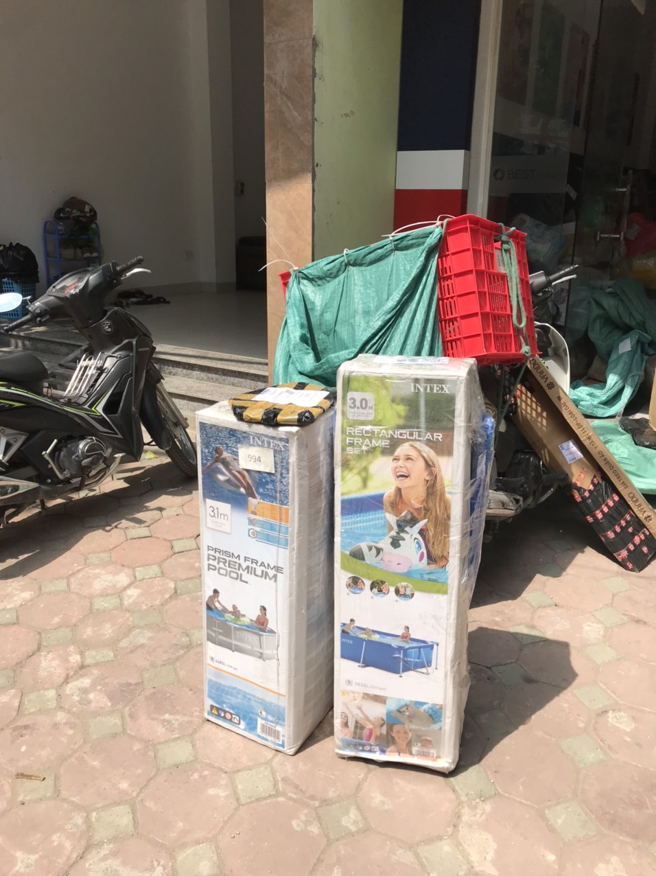 Bể bơi khung kim loại di động tròn 305cm 28700 và 3.66m 28710 cho gia đình