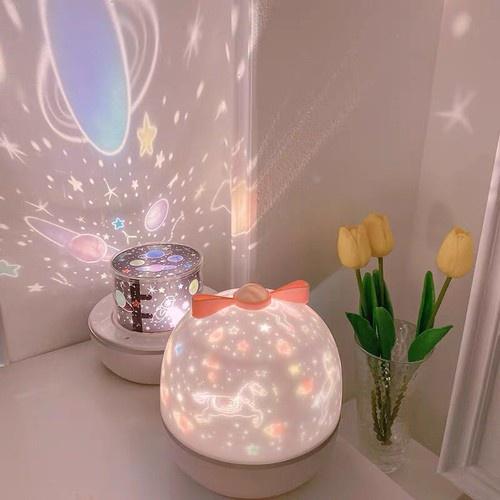 Đèn chiếu sao trang trí phòng xoay tự động 3D siêu đẹp