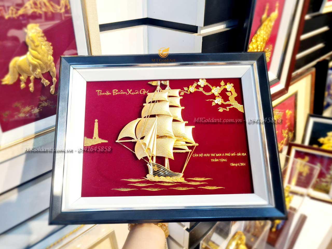 Tranh thuyền buồm hoa mai dát vàng(27x34cm) MT Gold Art- Hàng chính hãng, trang trí nhà cửa, quà tặng sếp, đối tác, khách hàng.