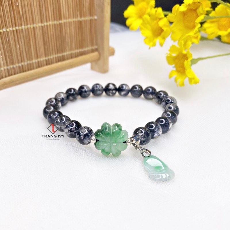 Vòng Tay Thạch Anh Tóc Đen Mix Cỏ 4 Lá Và Bàn Chân Phật