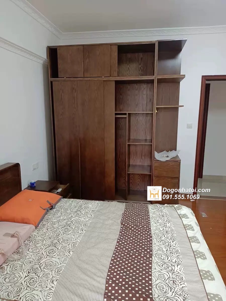 Tủ quần áo của lùa 3 cánh gỗ sồi màu óc chó 2m x 2m - TA230