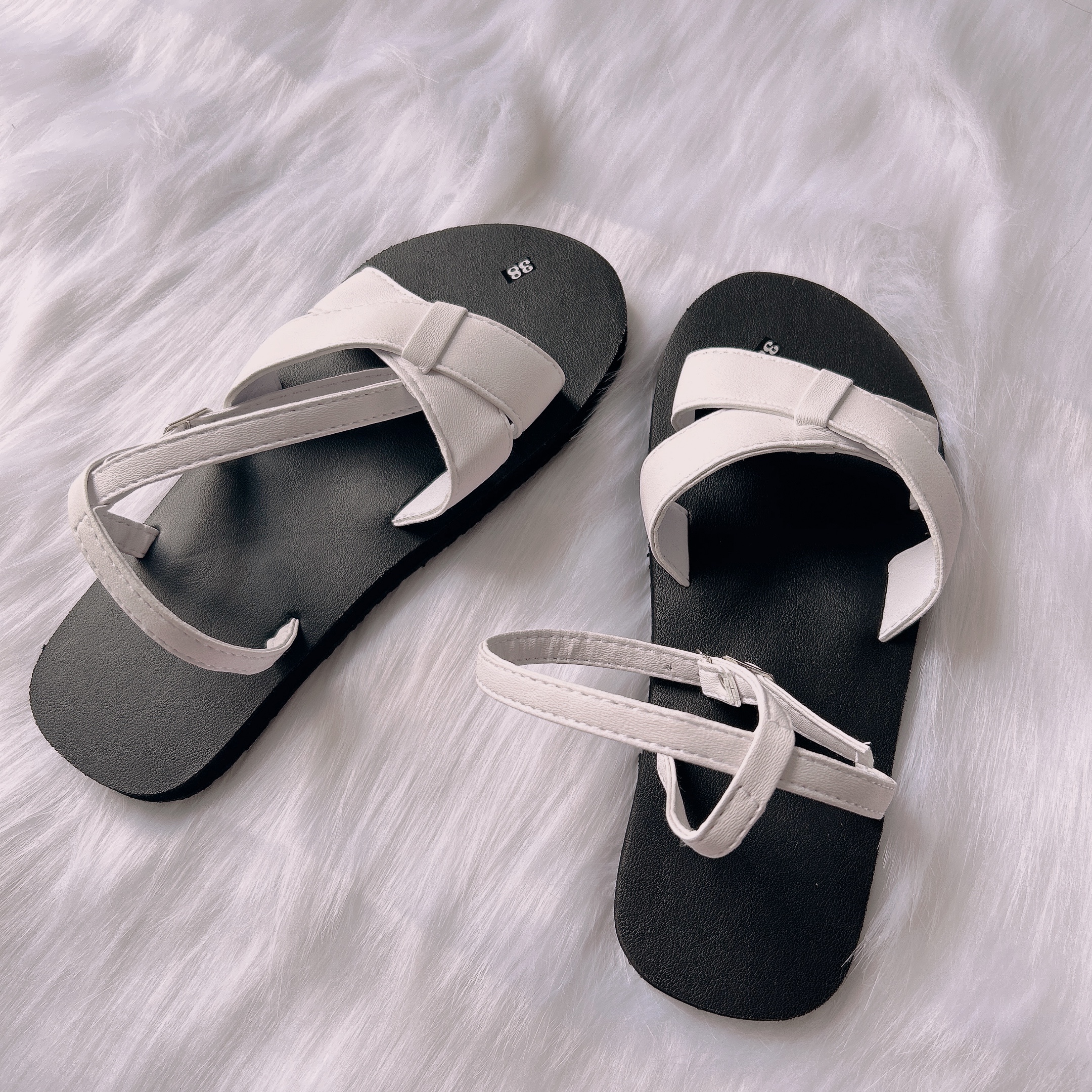 Dép sandal Nữ quai da mềm Đế bệt Cao Su ôm chân LYNA Sandal mã SD32