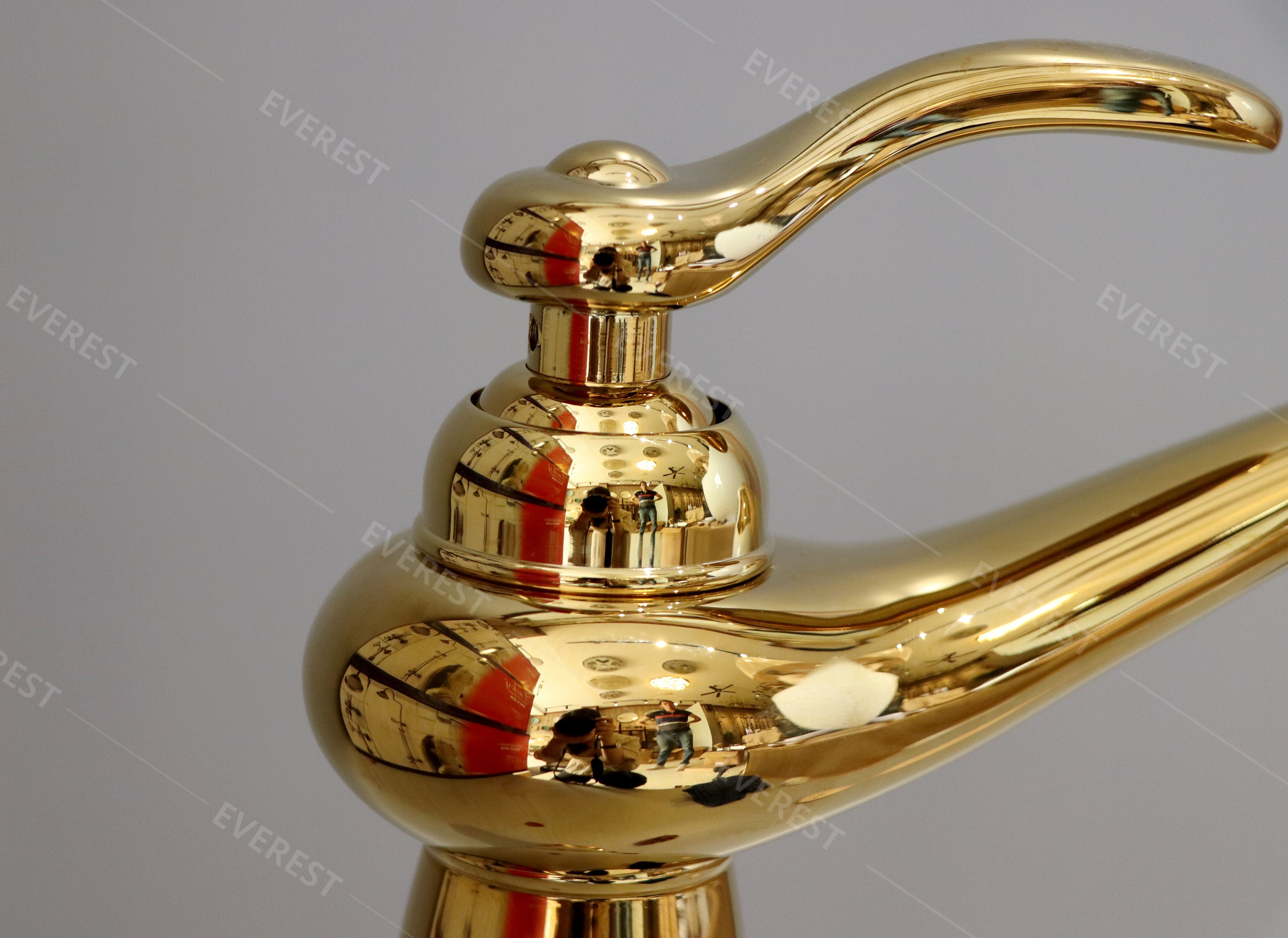 Vòi lavabo mạ vàng 30cm EV-MV23