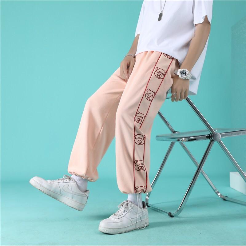 Quần JOGGER Thể Thao Unisex Nam Nữ HIPHOP Ống Rộng Bo Gấu Rút Dây In Hình GẤU Ulzzang