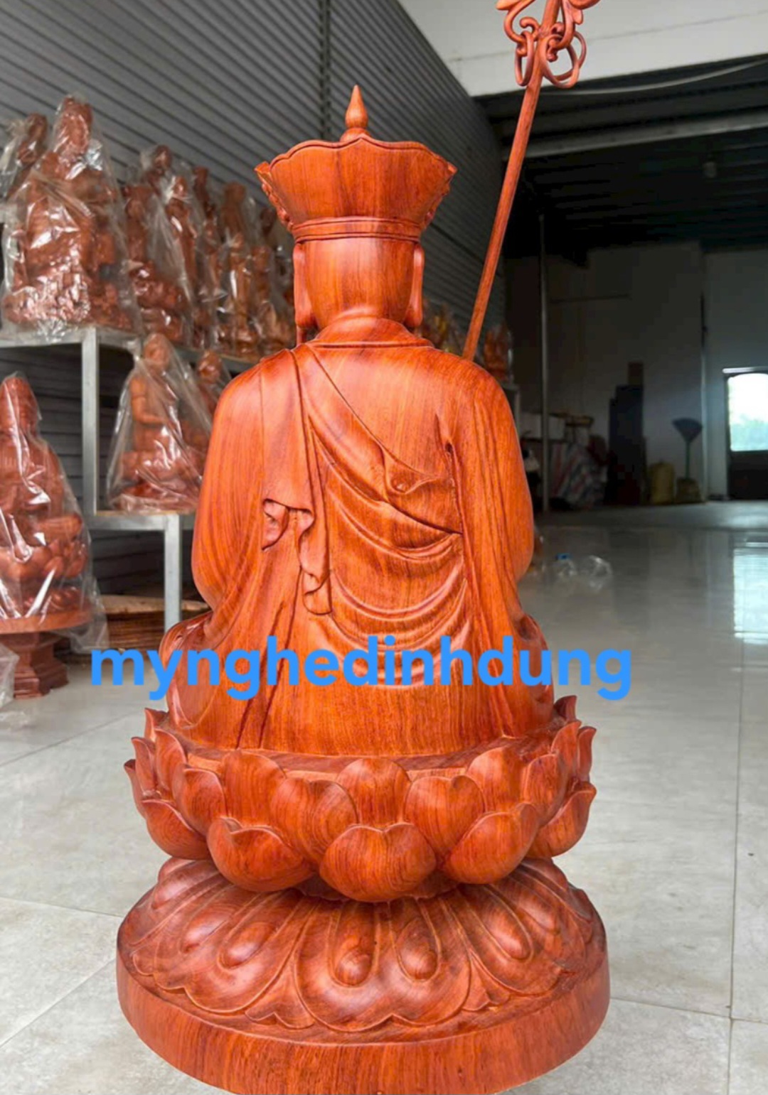 Tượng địa tạng vương bồ bằng gỗ hương đá cao 60x35x34cm