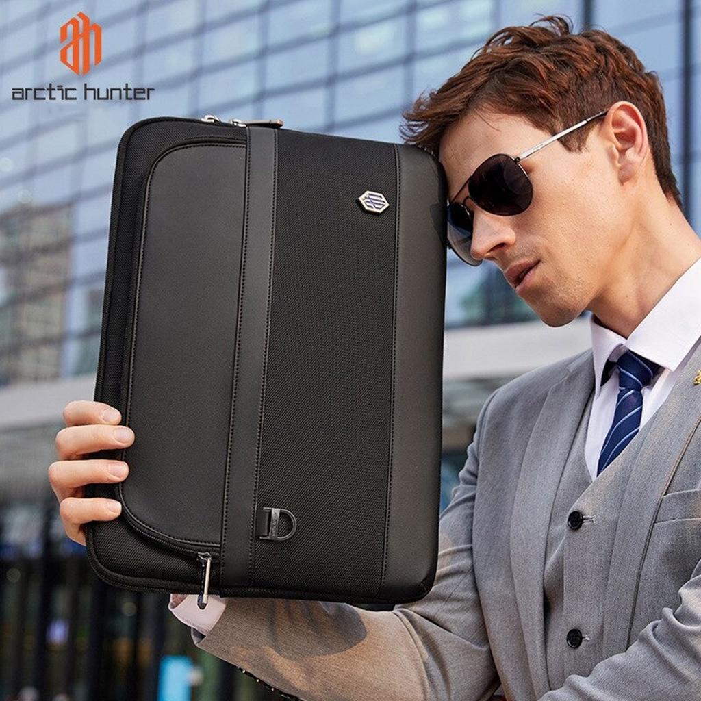 Cặp đựng laptop Arctic Hunter GW00015 cho kích thước 14.3 inch - 15.6 inch chống nước, có lớp lót lông chống sốc