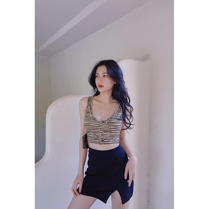 Ba Lỗ Nút Bấm