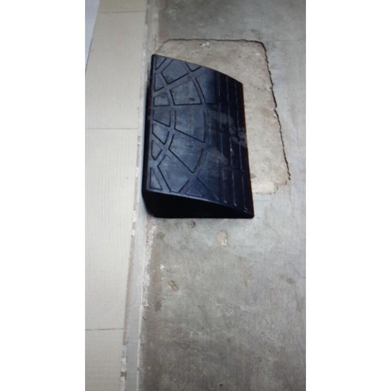 Cao su cầu dốc, Dốc cao su xe ô tô cao 15cm