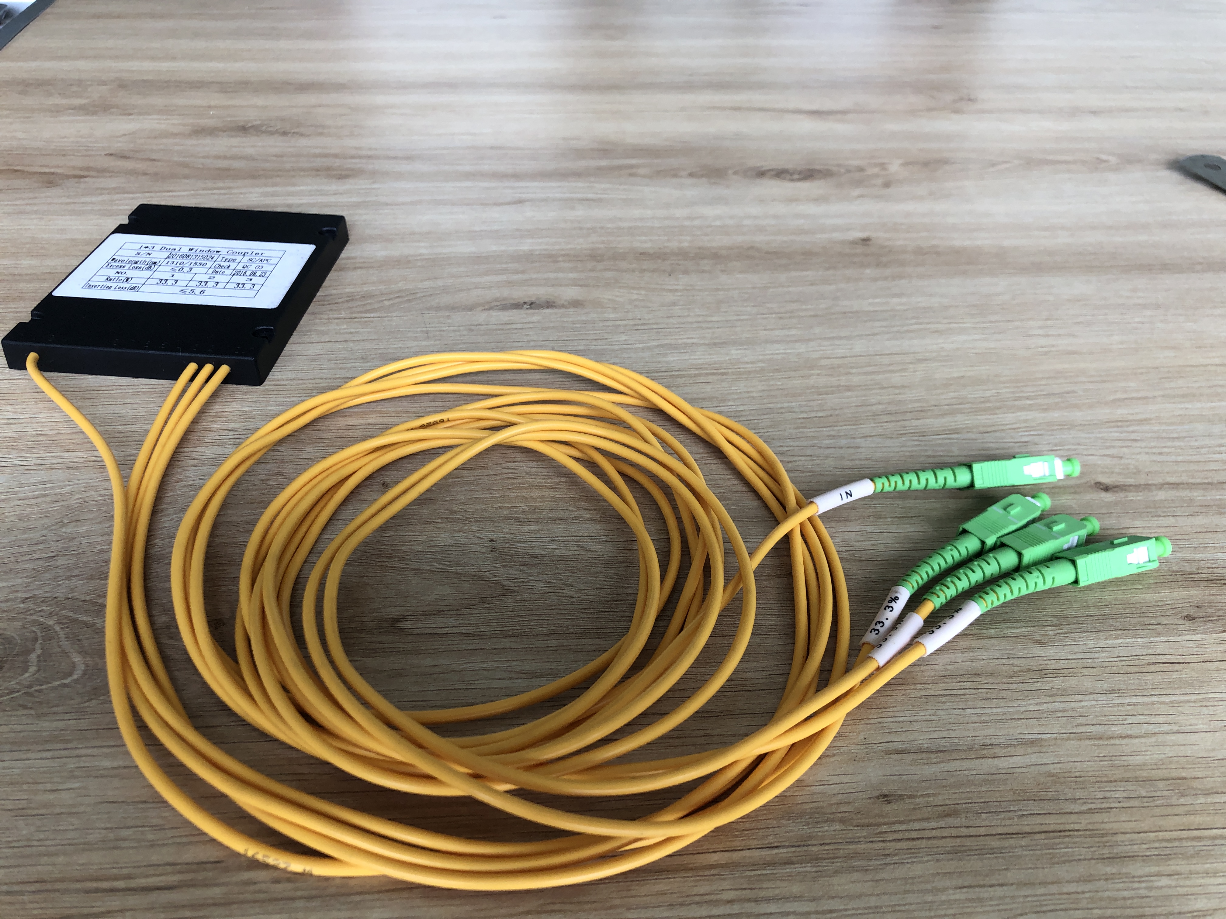 Chia quang 1x3  SC/APC dạng ABS