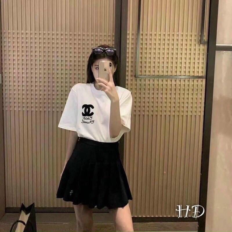 Áo phông nữ phom rộng