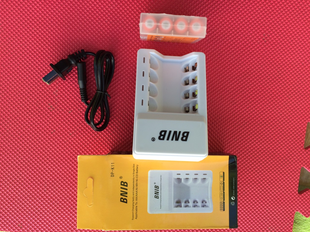 Bộ Sạc Pin Tiểu AA - Tặng kèm 4 viên pin sạc AA dung lượng đến 3000mAh