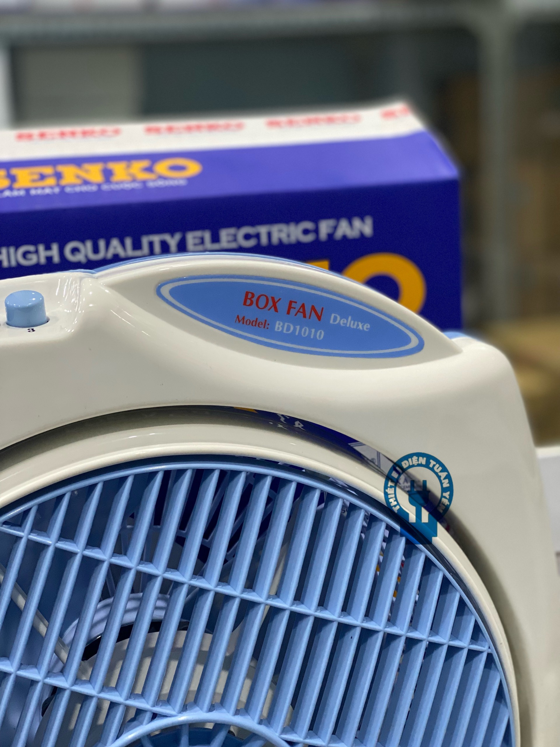 Quạt Bàn Đảo 3 Tấc Senko BD1010 - Màu Ngẫu Nhiên - Hàng chính hãng