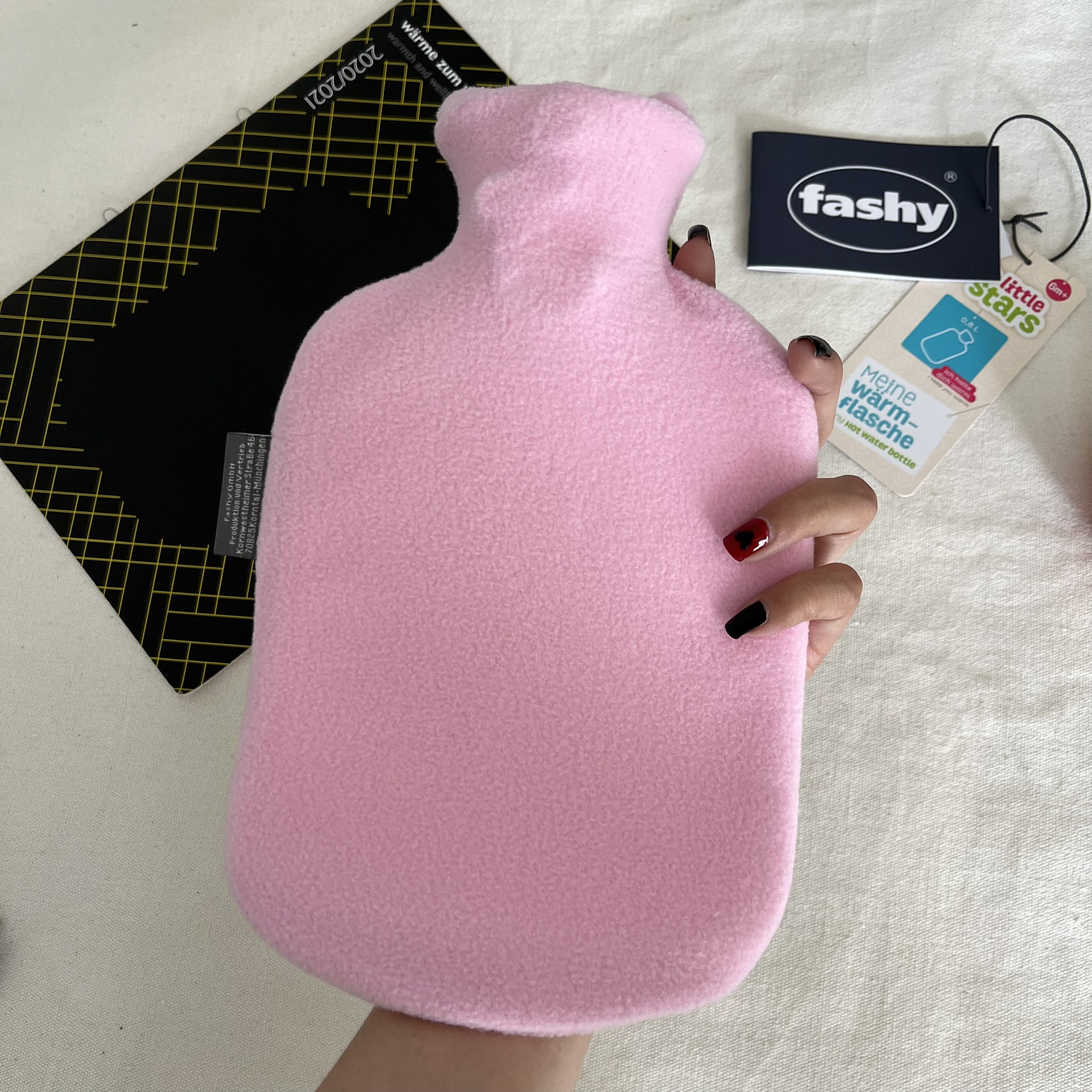 Túi chườm nóng lạnh Fashy Đức dòng bọc lông cừu dành cho trẻ em - Màu hồng