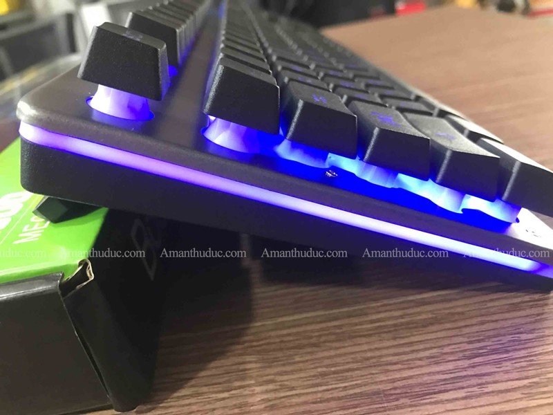 Bàn phím giả cơ chuyên game Bosston R600 - Led đa màu (đen)