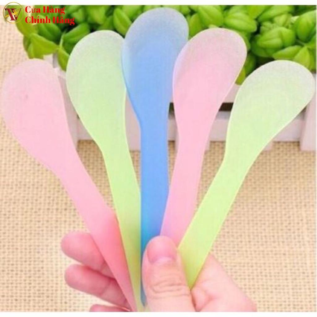 Thìa nhựa trộn mặt nạ