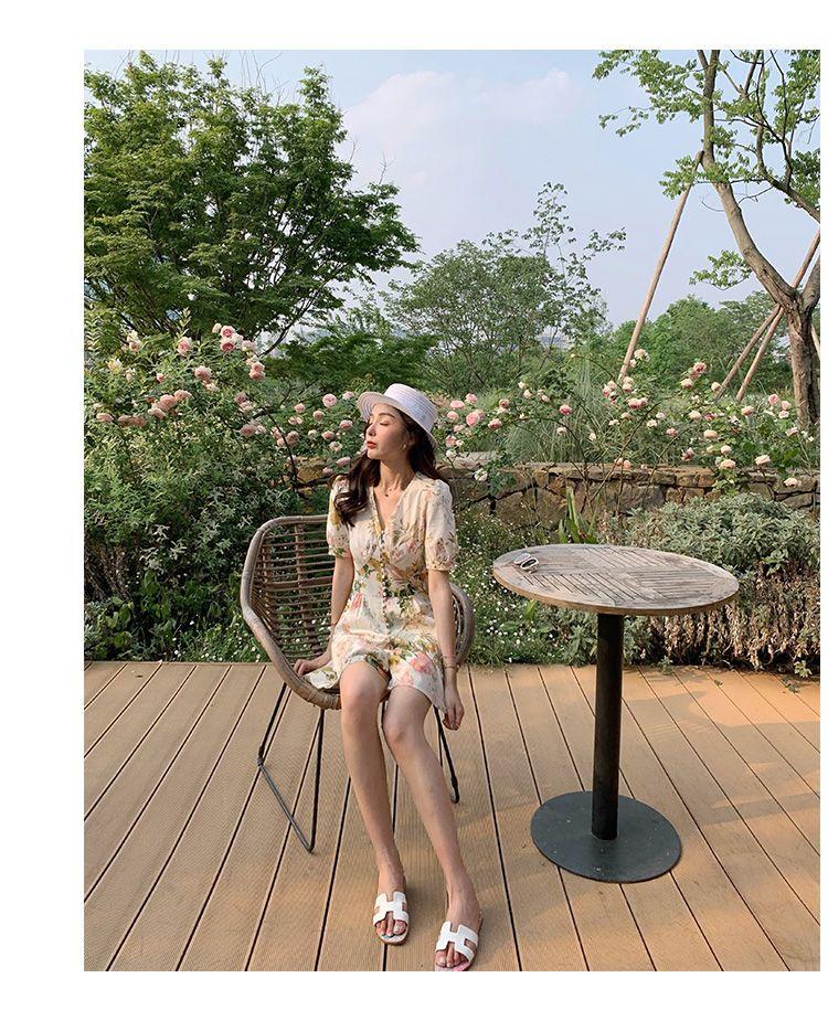 TOBE1SHOP 2023 Xuân/Hè Jumpsuit Nữ dài tay áo Hàn Quốc V cổ đèn lồng tay áo đầm in váy cao eo rộng chân quần