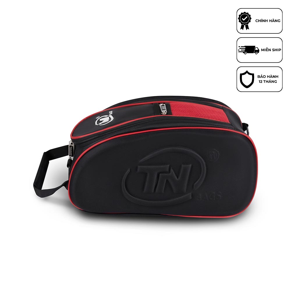 Túi Đựng Giày Đeo Chéo 2 Ngăn Chống Nước TN Bags TN.B 9001 – Túi Đựng Giày Bóng Đá, Túi Gym Thể Thao Màu Đen Đỏ Năng Động Cao Cấp!