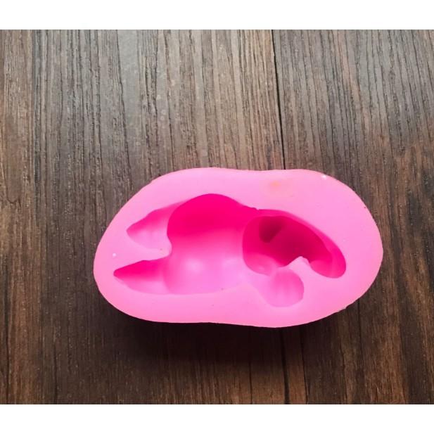 Khuôn silicon 3D hình heo con phơi nắng xinh xắn
