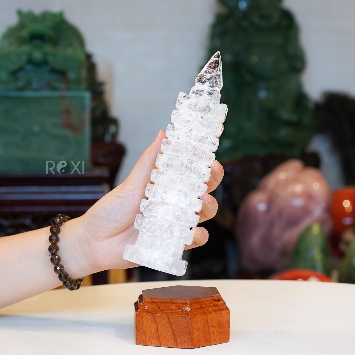 Tháp văn xương thạch anh trắng 0,74kg - 19,5cm