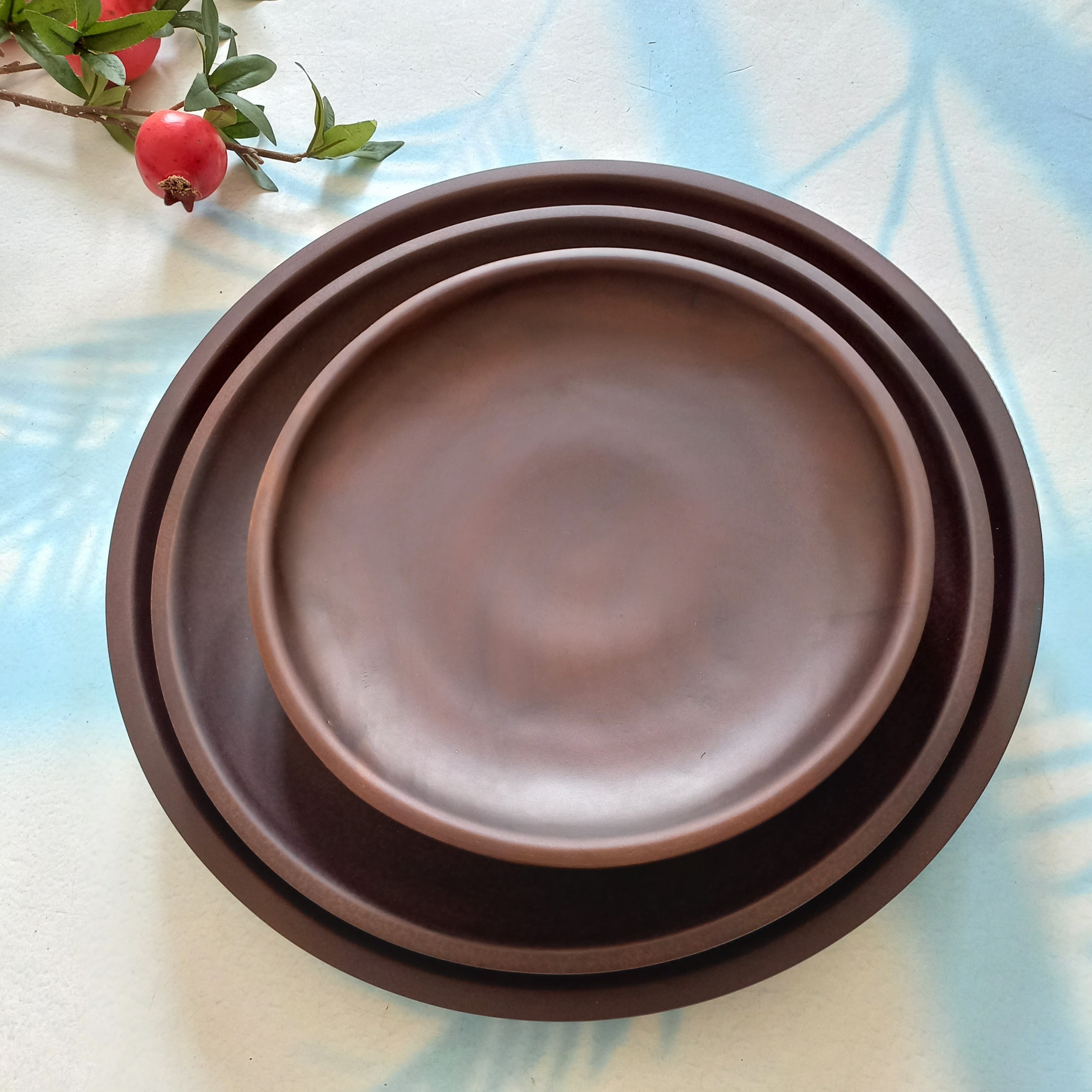Đĩa Gỗ Keo Tròn Nâu Đen Vitrapro Size Nhỏ 19.5x3cm Đựng Trái Cây, Thức Ăn, Trang Trí