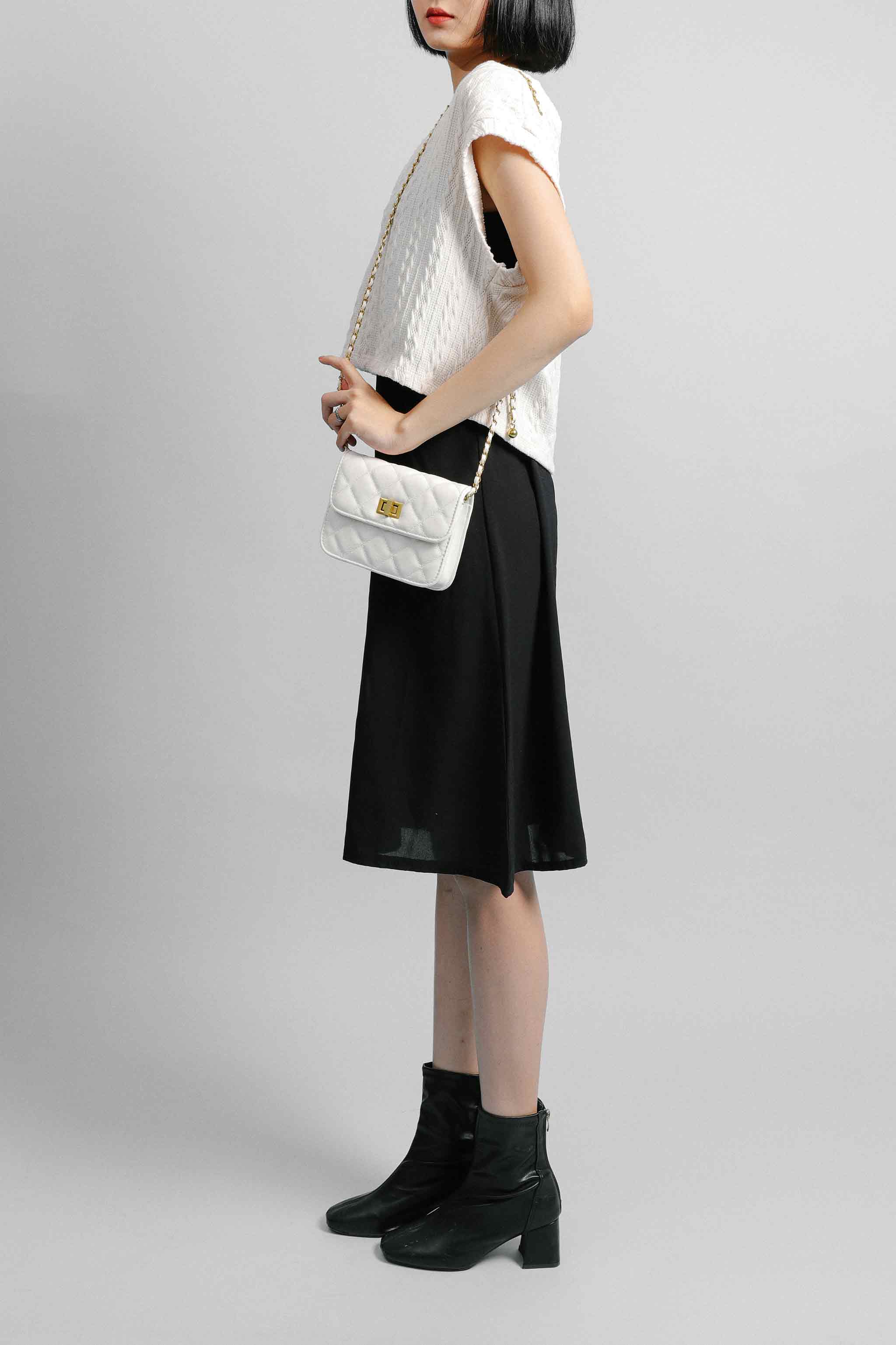 Túi Xách Nữ Đeo Chéo Ô Trám Dây Đeo Quả Cầu CHIPVN - B910