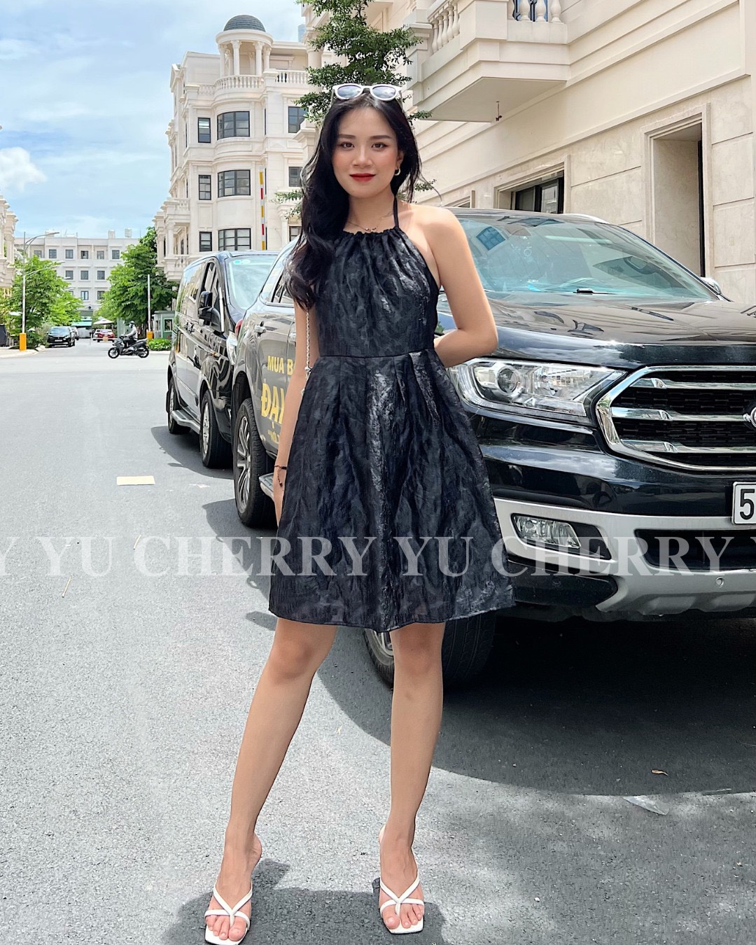 YU CHERRY | Đầm cổ yếm nữ, không tay thêu họa tiết đám mây Mimi Yem Dress YD160