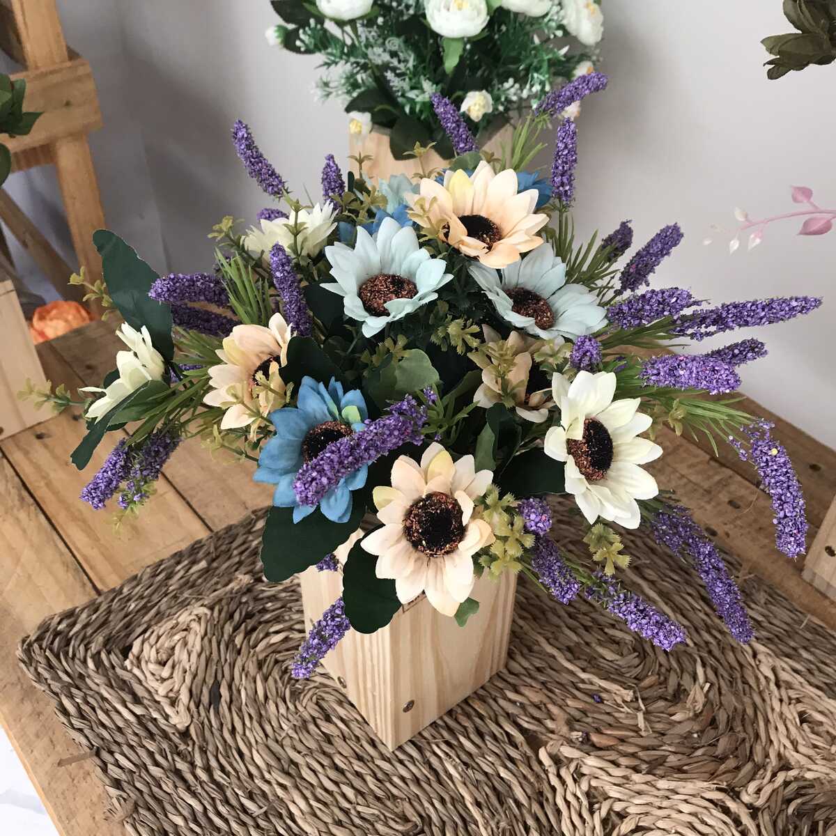Bình Hoa Giả - Hoa Cúc Nhỏ Và Hoa Lavender - Hoa Vải Cao Cấp - Hoa Đẹp Để Bàn