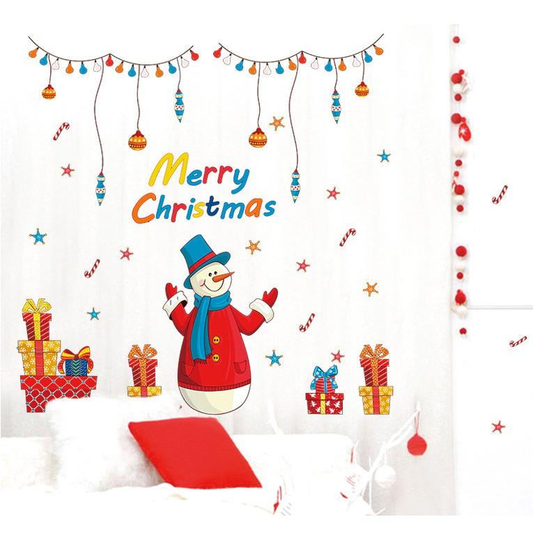 Decal trang trí noel chú người tuyết áo đỏ