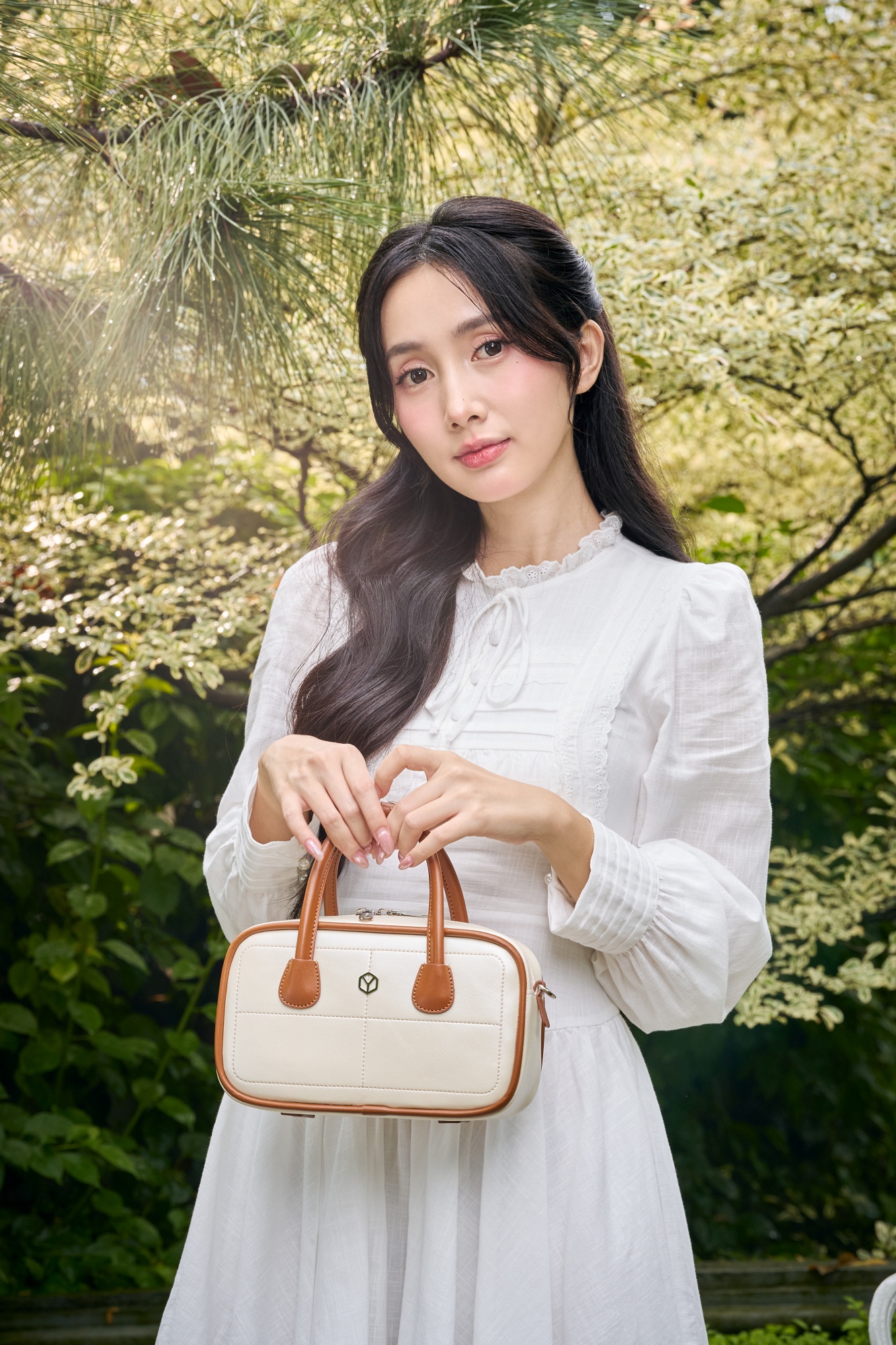 Túi Yuumy ( Thời trang nữ bo góc phối chỉ nổi size 23 - Túi đeo chéo da Glossy YN303 )