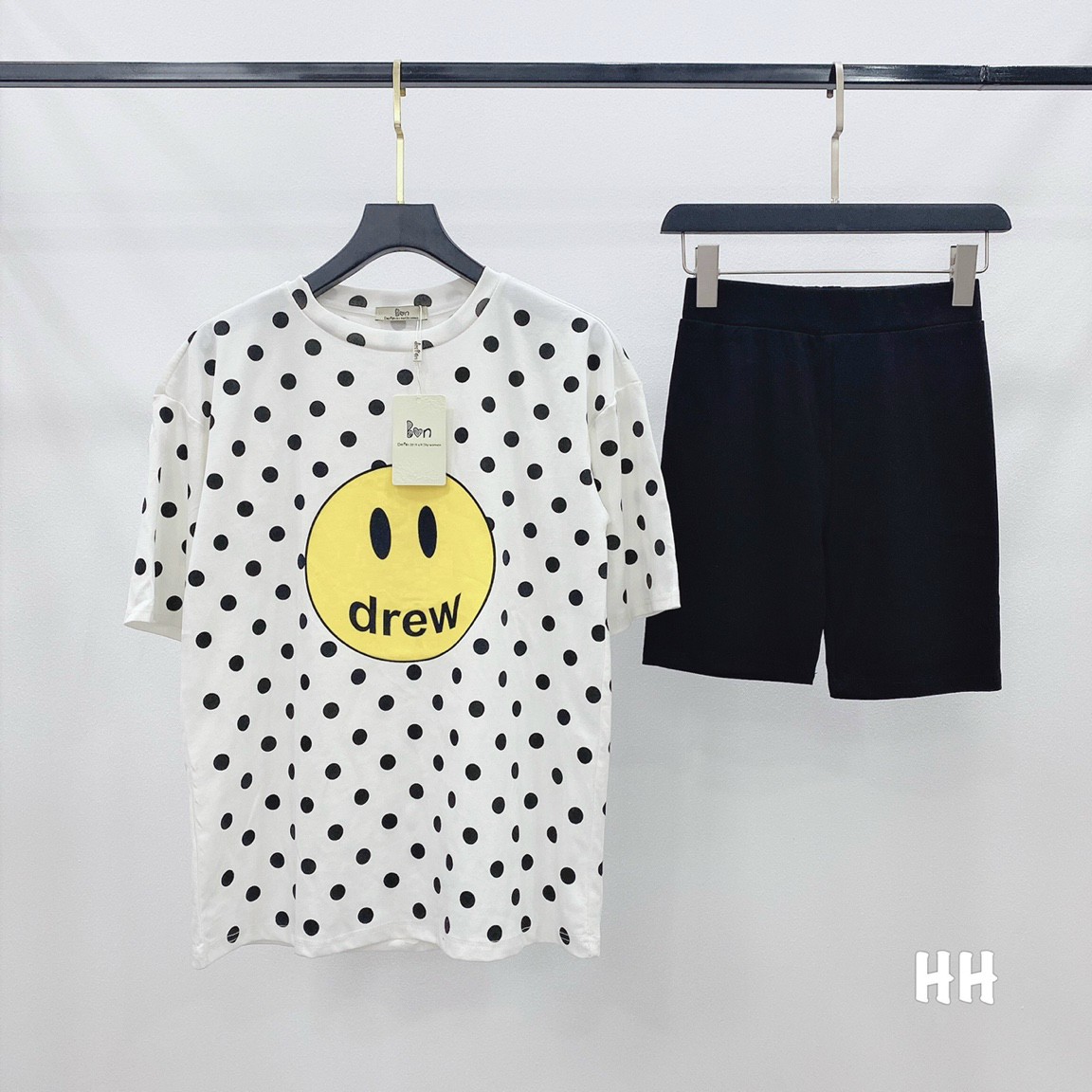 Set Đồ Bộ Nữ Bò Sữa RORO CuteHOT RẺ ĐẸPĐồ Mặc Nhà Áo Thun Rộng Unisex Tay Lỡ Mặt Cười Chấm Bi Quần Kiểu short Đùi-Suit - HIỀN LINH UY TIN SHOP SET ĐỒ BỘ THUN